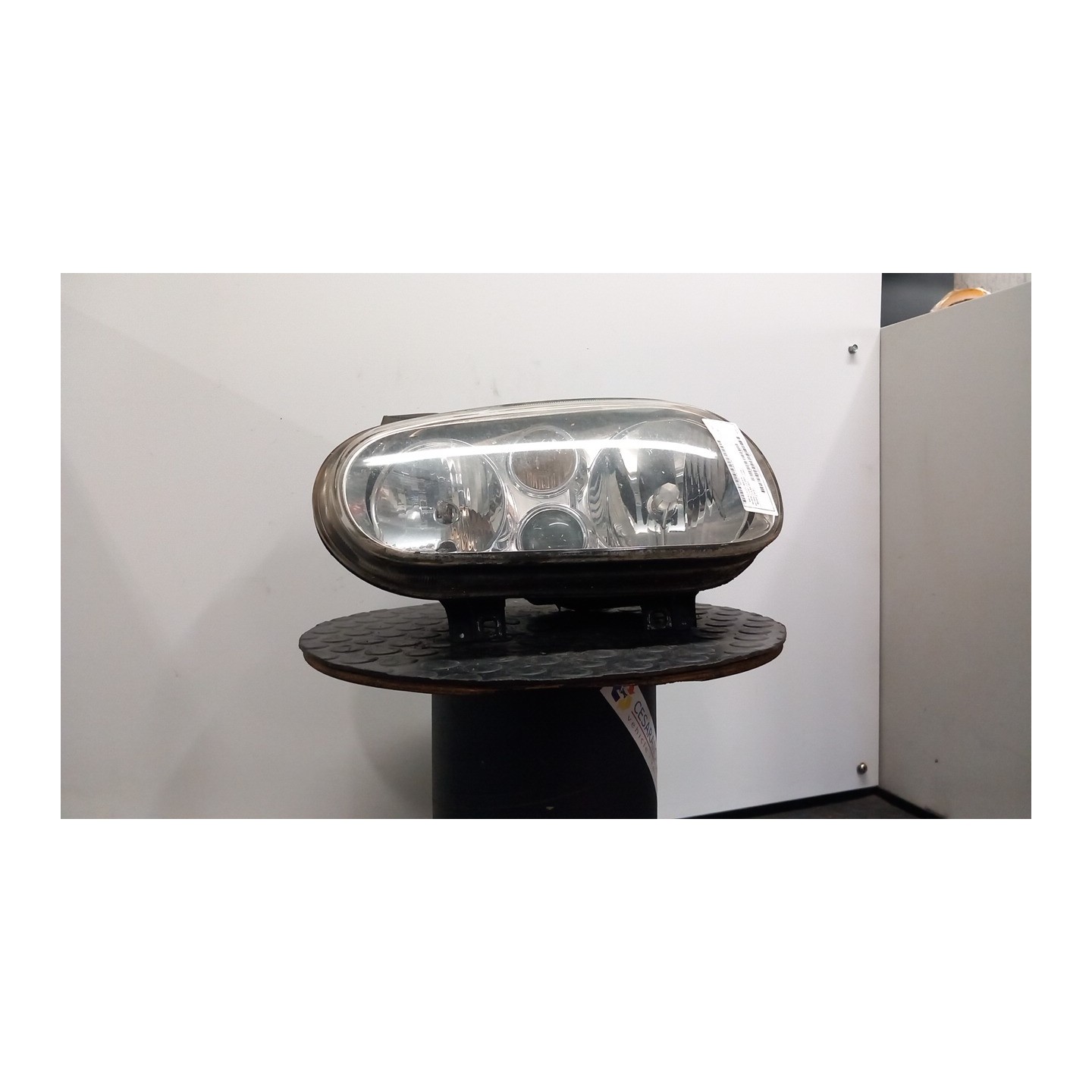 PROIETTORE C/FENDI SX. 121 VOLKSWAGEN GOLF (1J) (09/97-03/06) BCB 1J1941017N