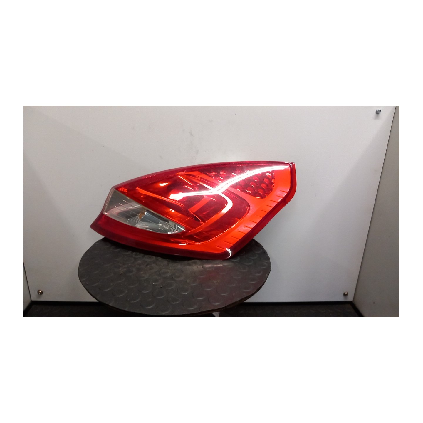 FANALE POST. DX. 124 FORD FIESTA (CB1) (09/08-10/13) KVJA 1709552