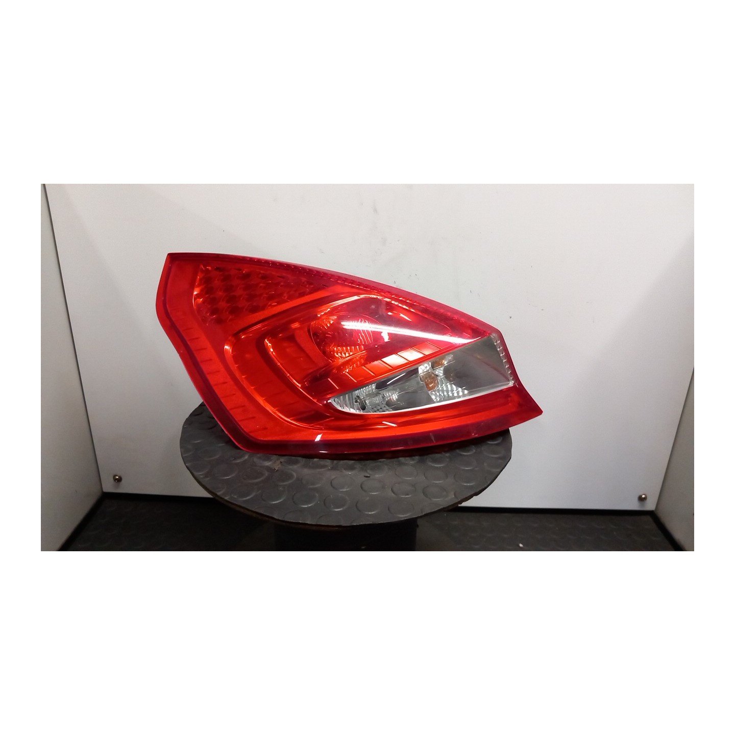 FANALE POST. SX. 125 FORD FIESTA (CB1) (09/08-10/13) KVJA 1709553