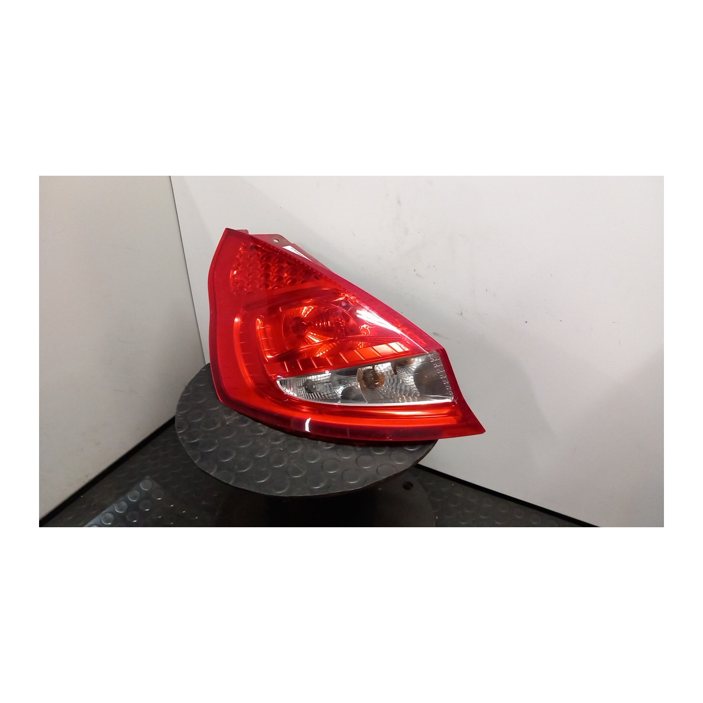 FANALE POST. SX. 125 FORD FIESTA (CB1) (09/08-10/13) KVJA 1709553