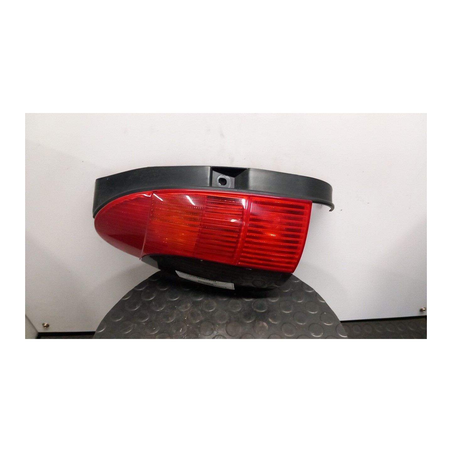 FANALE POST. SX. 131 PEUGEOT 306 (01/97-04/02) KFX 6350J3