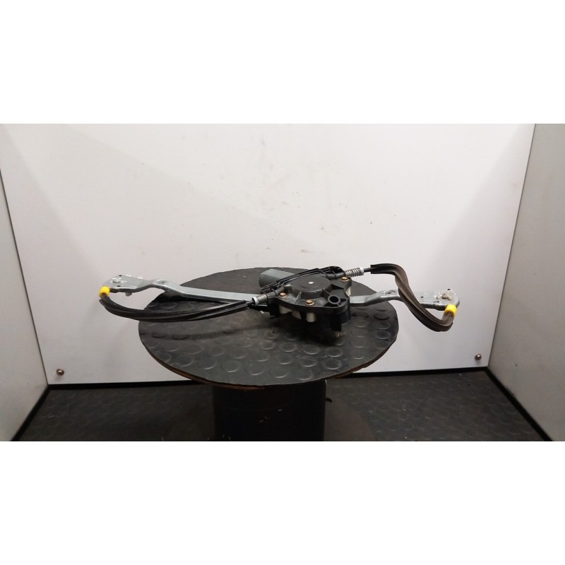 ALZACRISTALLO ELETTR. PORTA ANT. CON MOTORINO DX. 031 RENAULT CLIO 2A SERIE (05/01-11/10) D7FH7 7700842240