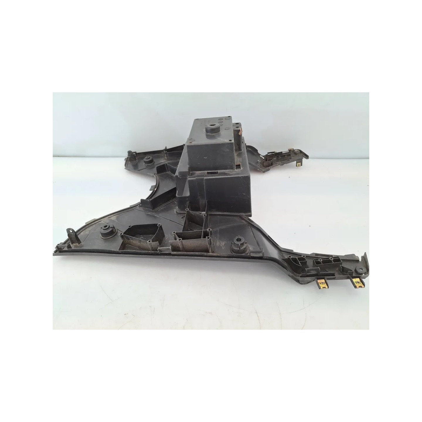 Pavimento appoggiapiedi Kymco Agility 150 R16 (E3) Agility 150 R16 