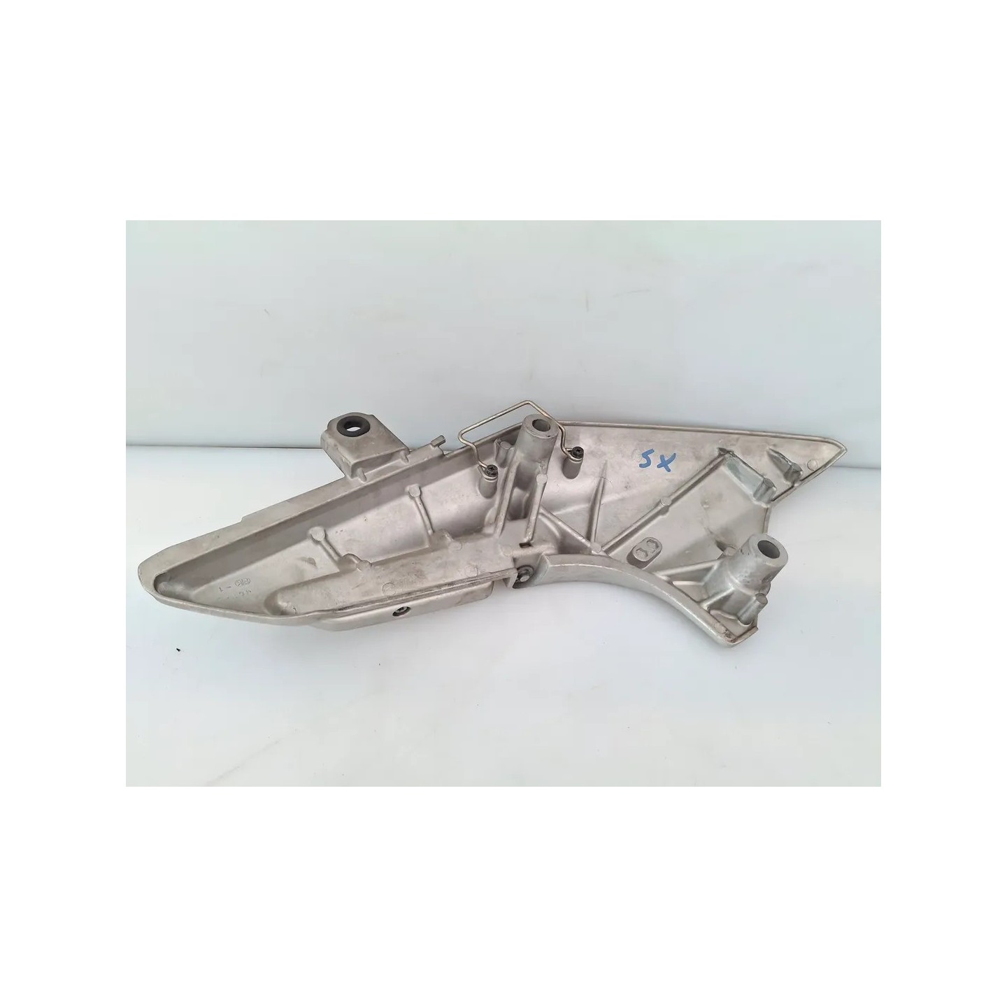 Supporto pedana appoggiapiede posteriore Honda Silver Wing 600 (E1) Silver Wing Sinistro