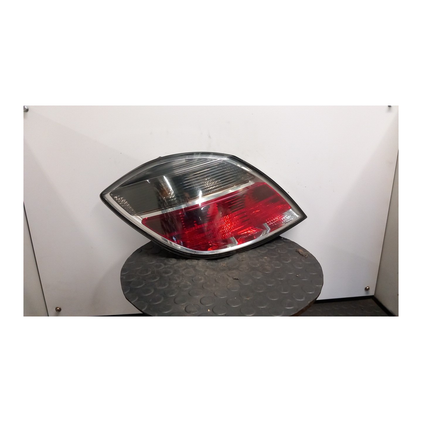 FANALE POST. HELLA SX. 069 OPEL ASTRA (A04) (01/04-03/11) Z17DTR 93190304