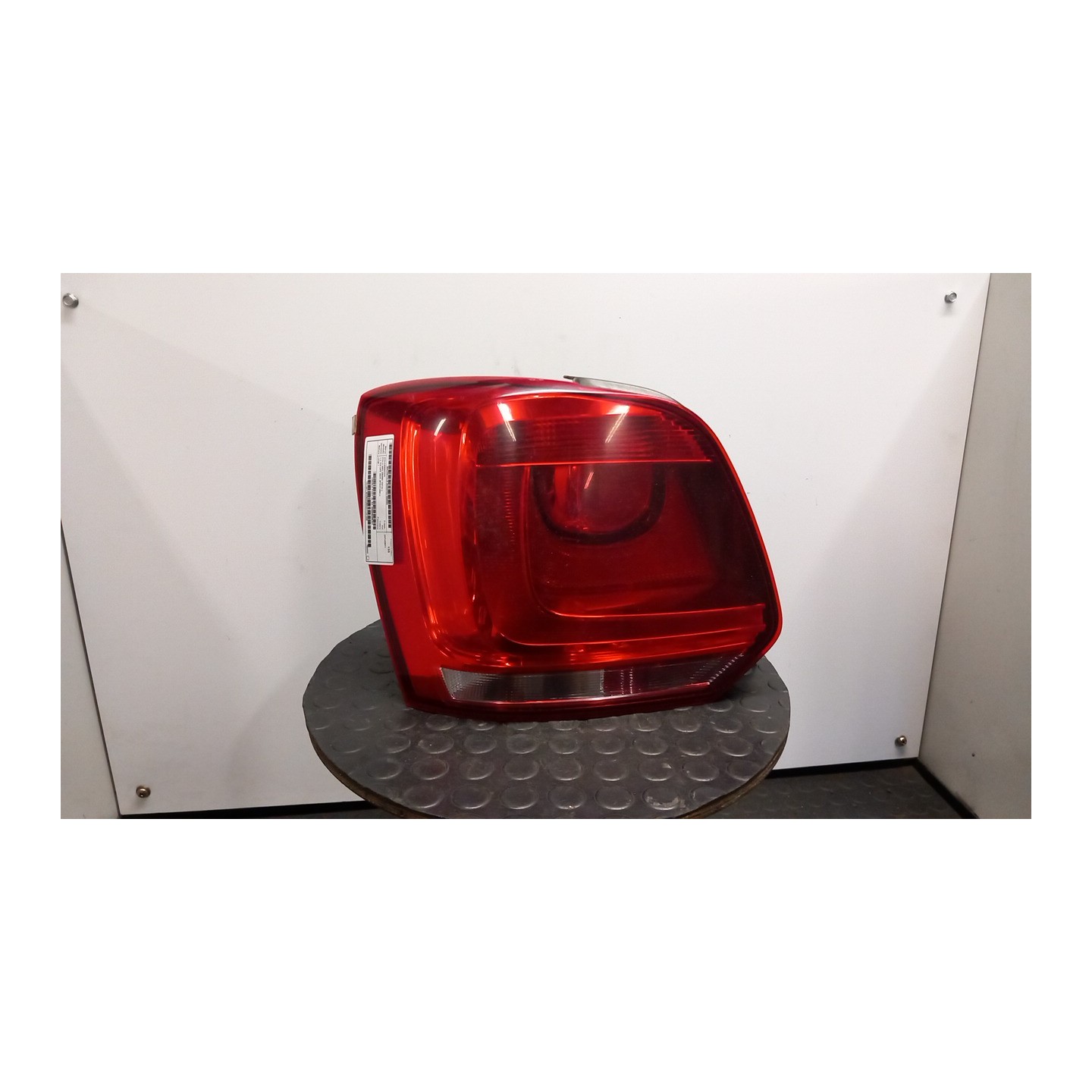 FANALE POST. AL SX. 084 VOLKSWAGEN POLO (6R) (05/09-10/14) CFW 6R0945095AH