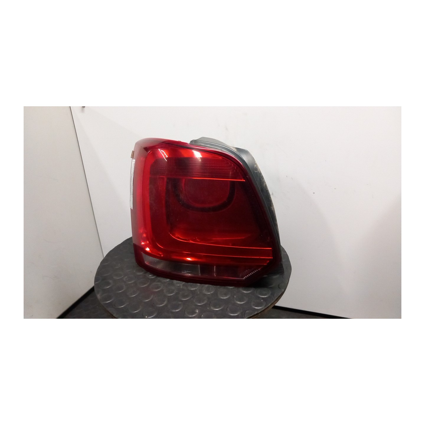 FANALE POST. AL SX. 084 VOLKSWAGEN POLO (6R) (05/09-10/14) CFW 6R0945095AH