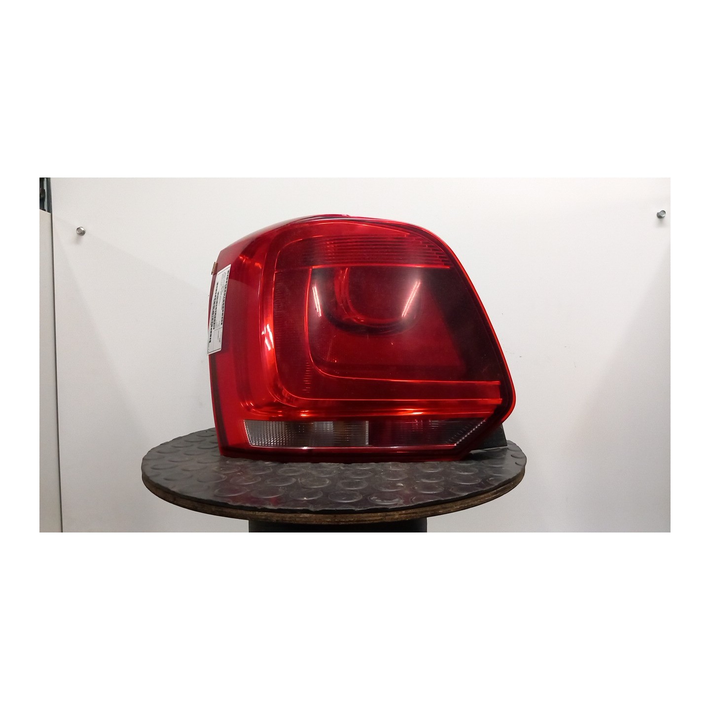 FANALE POST. AL SX. 084 VOLKSWAGEN POLO (6R) (05/09-10/14) CFW 6R0945095AH