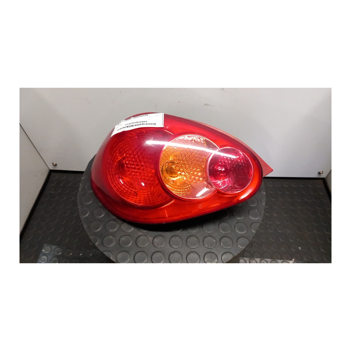 FANALE POST. SX. 091 TOYOTA AYGO 1A SERIE (04/05-10/14) 1KRFE 815610H070
