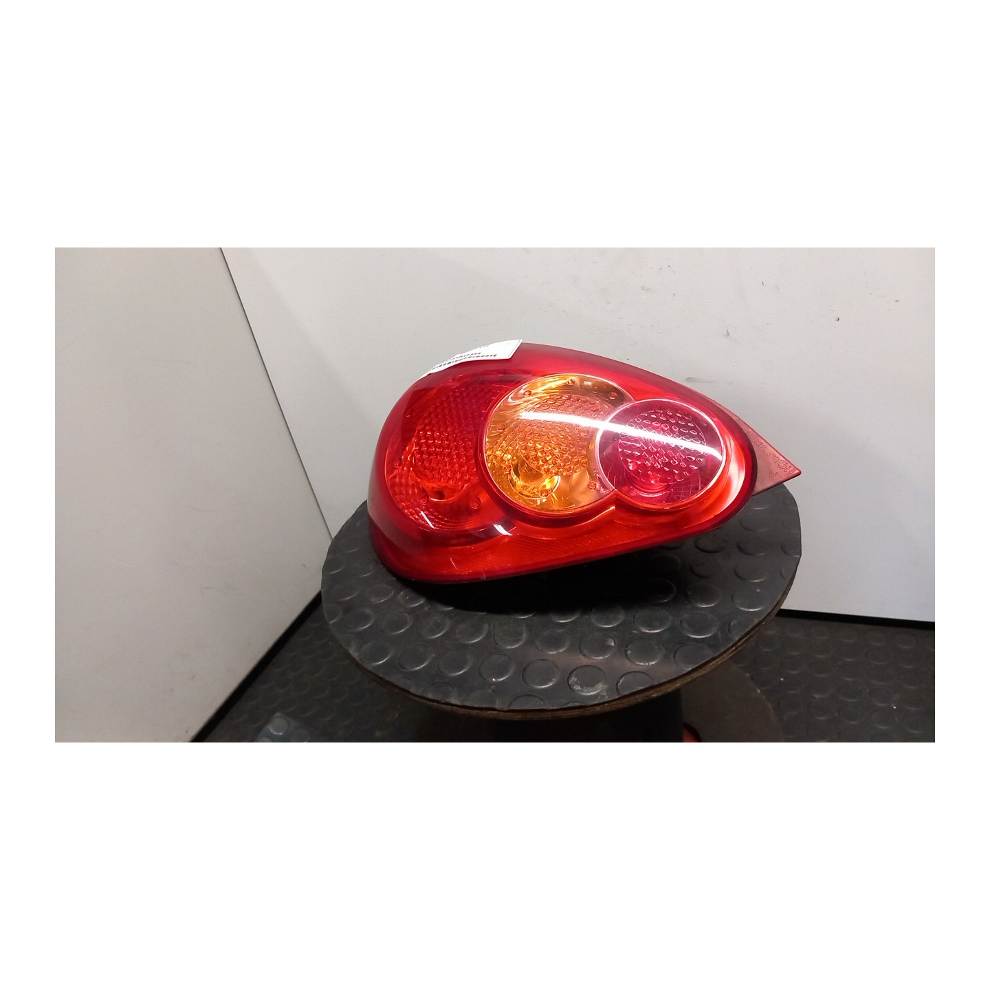 FANALE POST. SX. 091 TOYOTA AYGO 1A SERIE (04/05-10/14) 1KRFE 815610H070