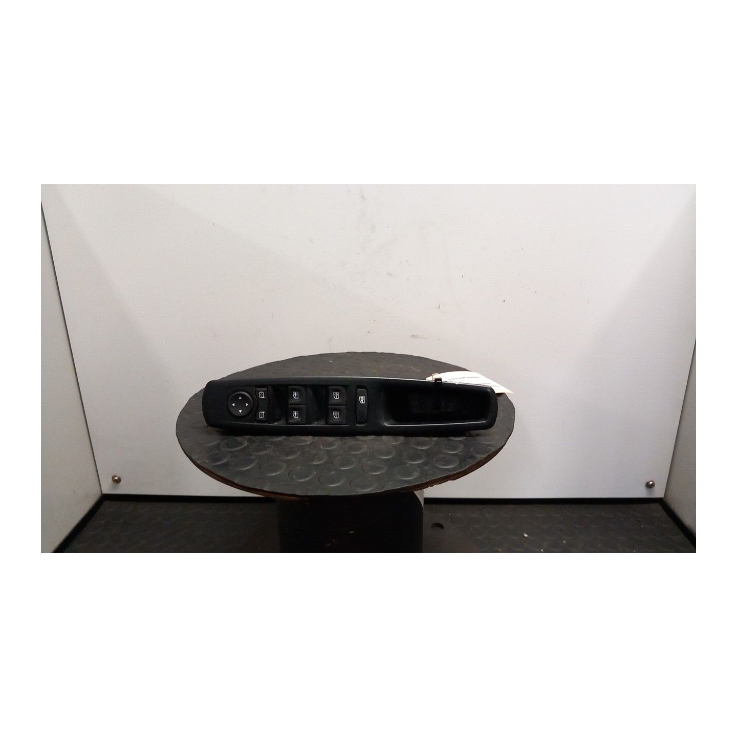BLOCCO COMANDI ALZACRISTALLI E RETROVISORI EST. RETR.EST.01/02;EA1;EA2;ANTIFUR 033 RENAULT MEGANE 3A SERIE (10/08-) K4MT8 809610