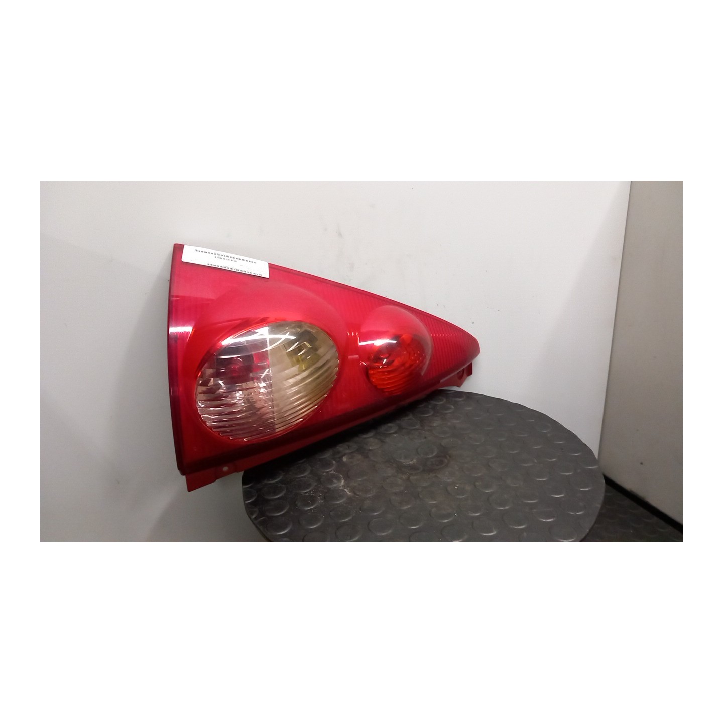 FANALE POST. SX. 040 PEUGEOT 107 (06/05-) 1KR 6350X6