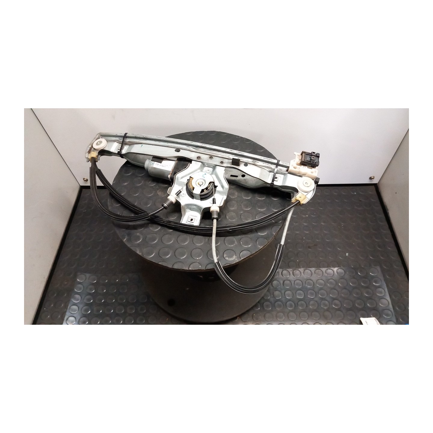 ALZACRISTALLO ELETTR. PORTA ANT. C/MOTORINO SX. 041 CITROEN DS3 (11/09-01/16) 8FP 9221FX