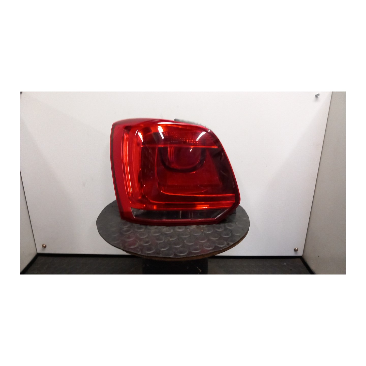 FANALE POST. AL SX. 032 VOLKSWAGEN POLO (6R) (05/09-10/14) CFW 6R0945095AH