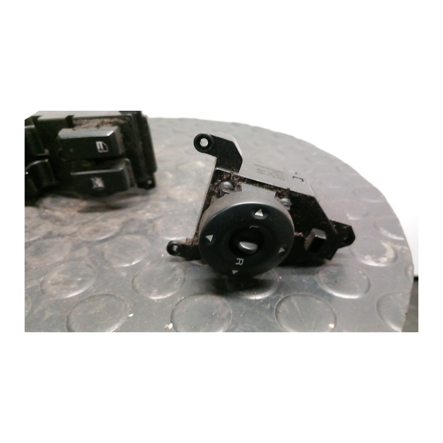 BLOCCO COMANDI ALZACRISTALLI E RETROVISORI EST. 043 HYUNDAI SANTA FE 2A SERIE (03/06-12/10 D4EB 935702B000S4