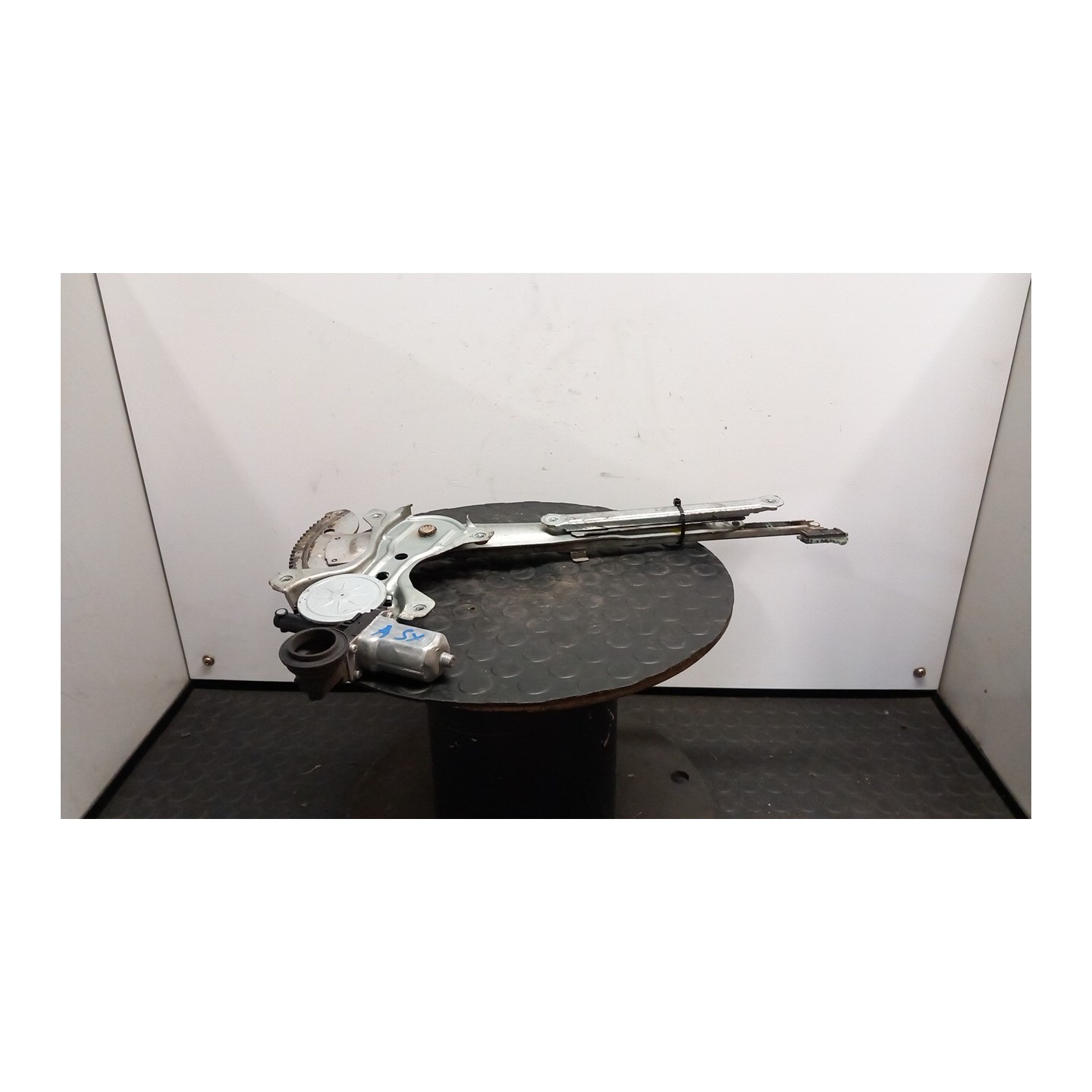 ALZACRISTALLO ELETTR. PORTA ANT. SX. 060 DAIHATSU TERIOS 2A SERIE (04/06-06/13) 3SZ 69802B4010