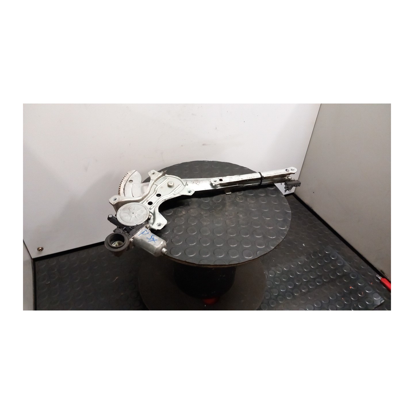 ALZACRISTALLO ELETTR. PORTA POST. SX. 061 DAIHATSU TERIOS 2A SERIE (04/06-06/13) 3SZ 69804B4010