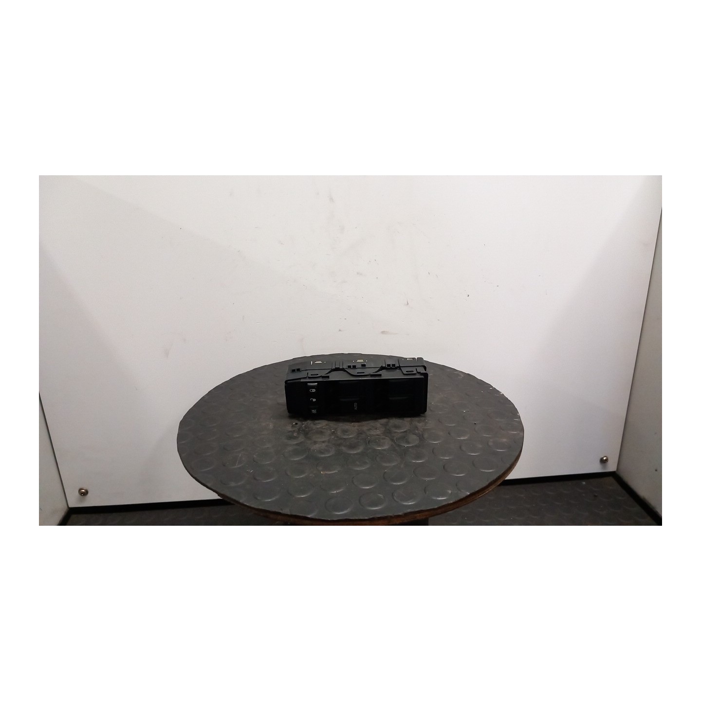 BLOCCO COMANDI ALZACRISTALLI 076 DODGE CALIBER (05/06-) BWD K56040691AD