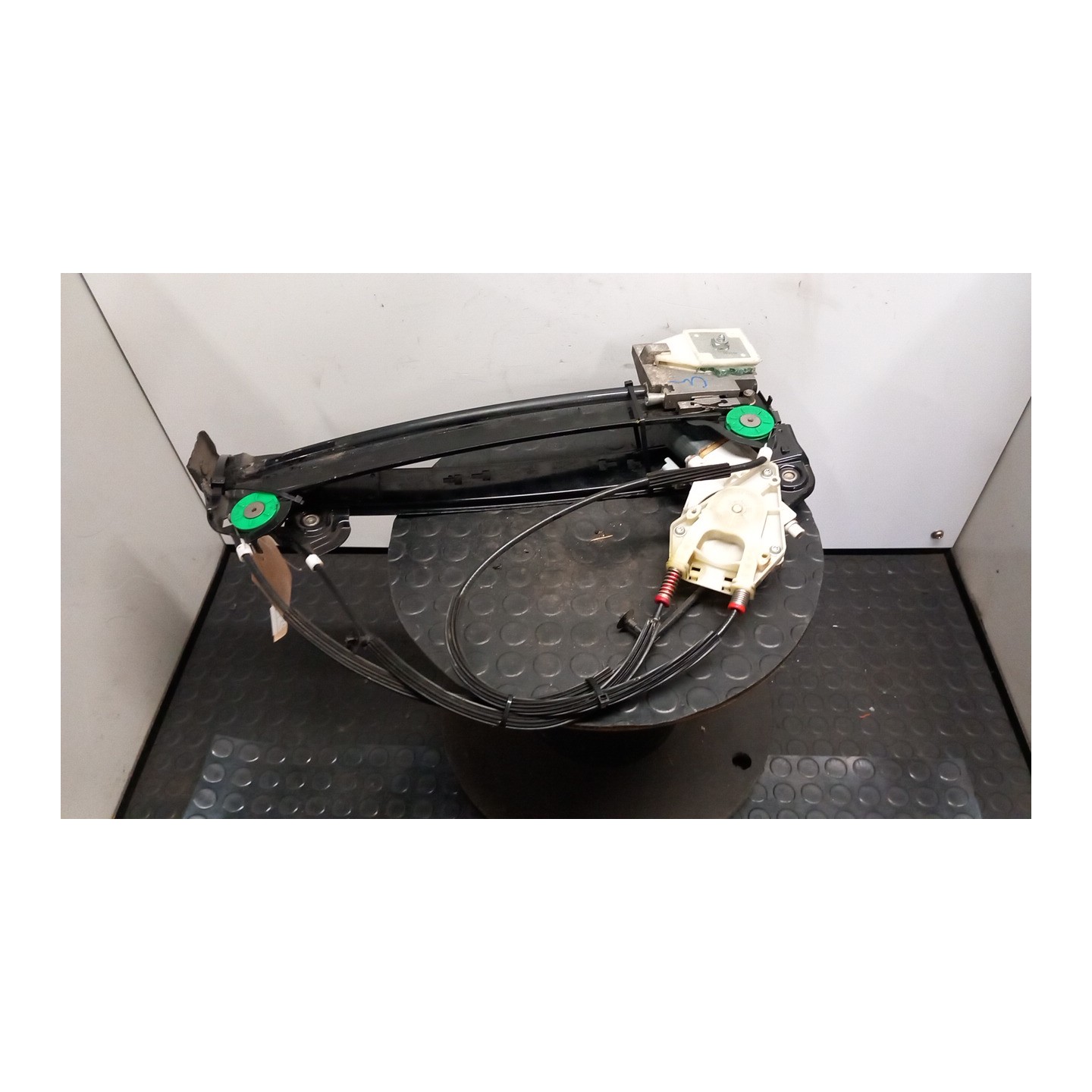 ALZACRISTALLO ELETTR. PORTA ANT. C/MOTORINO SX. 009 NISSAN MICRA (CK12E) (11/05-) CR14 80701BC00B