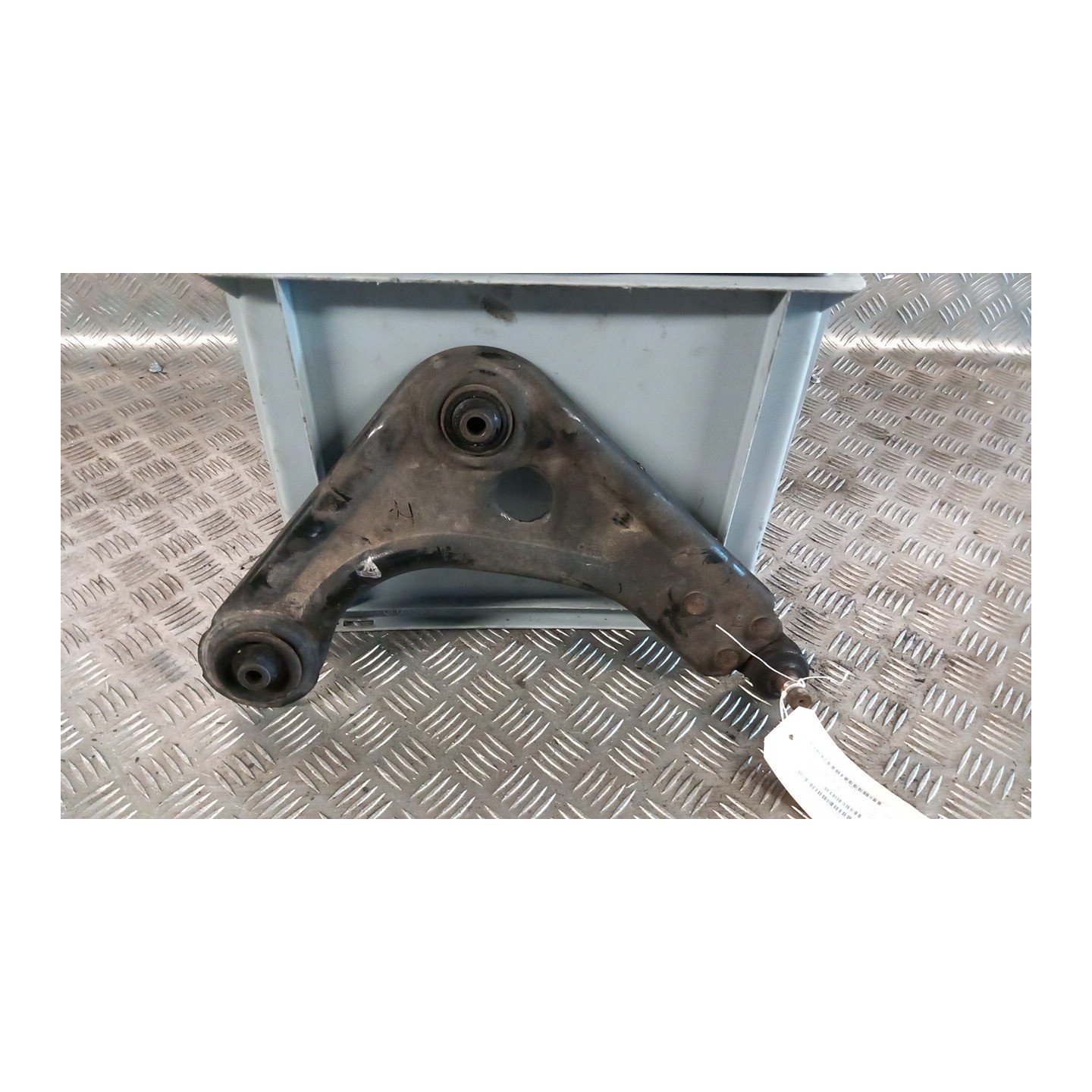 BRACCIO OSCILLANTE SOSP. ANT. DX. 030 FORD KA (CCQ) (11/96-10/08) J4S 1063987