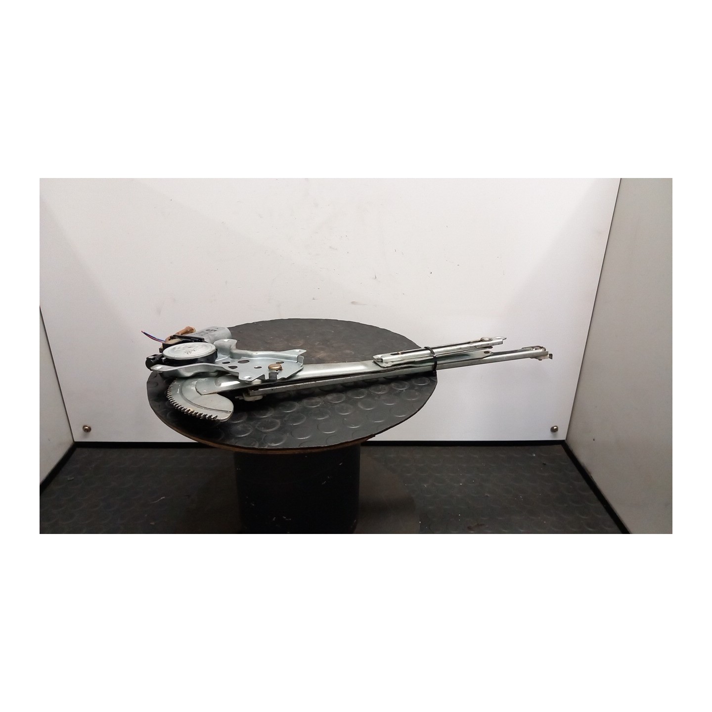 ALZACRISTALLO PORTA ANT. DX. 043 DAIHATSU TERIOS 1A SERIE (09/97-10/06) K3 6980187401000