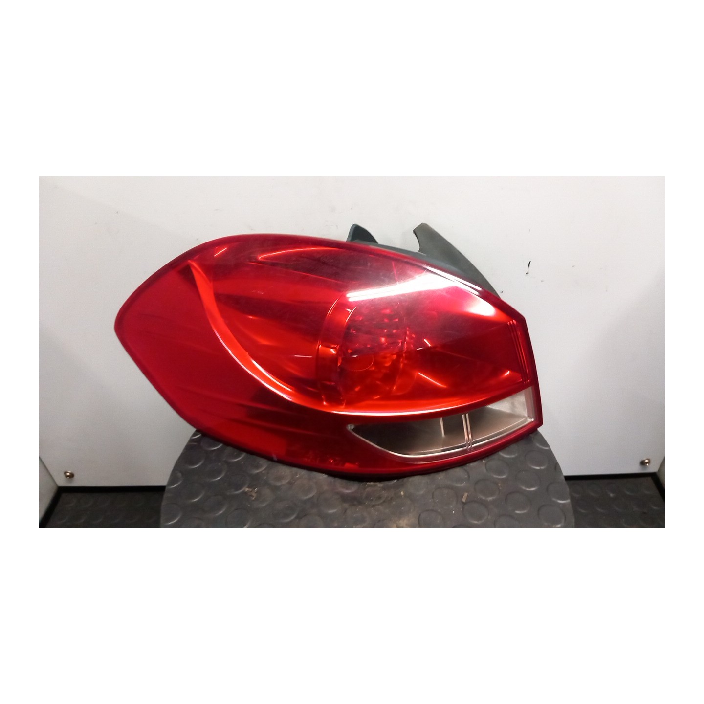 FANALE POST. SX. 065 RENAULT CLIO 3A SERIE (07/05-05/09) D4FD7 8200586843