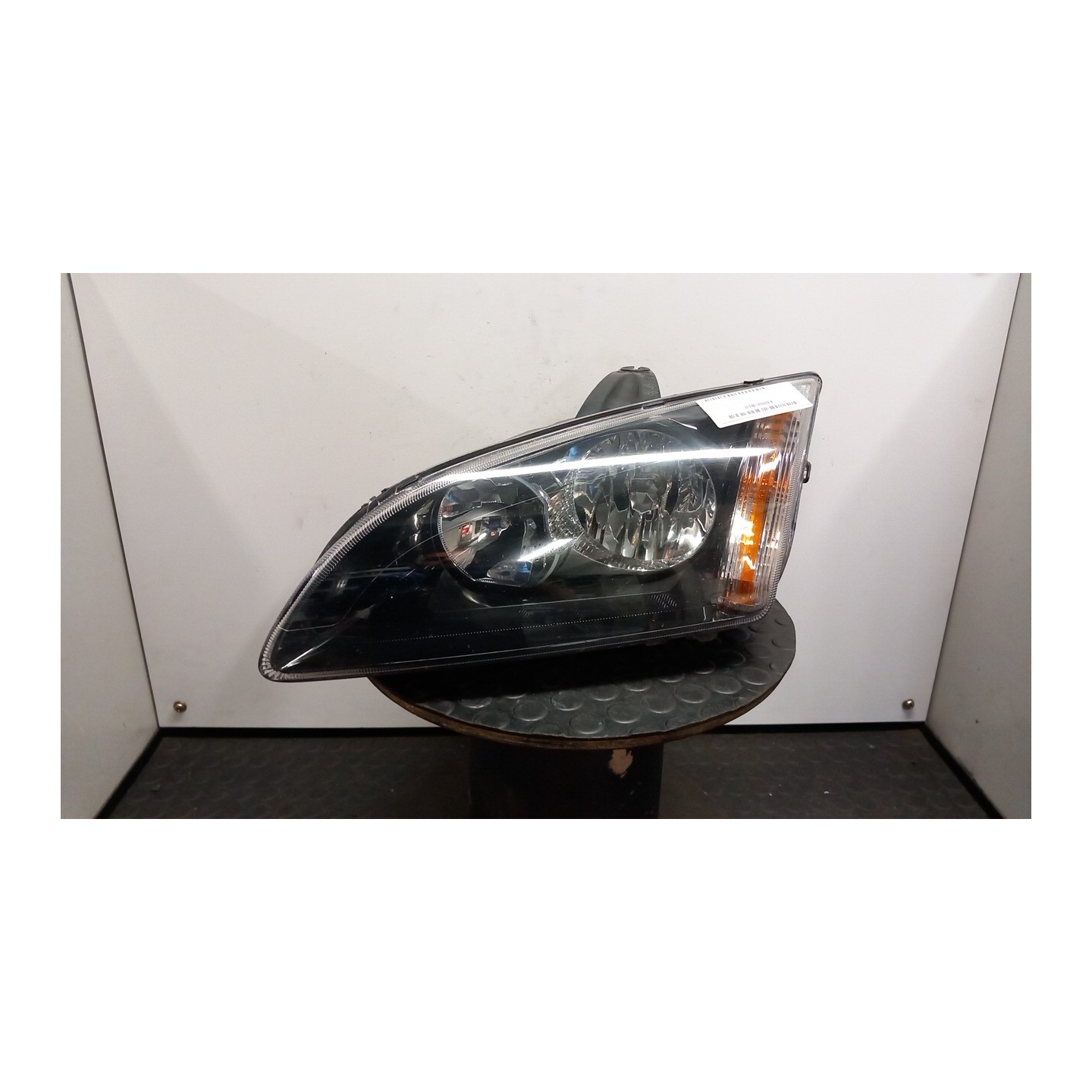 PROIETTORE C/ CORNICE FINITURA NERA SX. 078 FORD FOCUS (CAP) (11/04-06/08) HHDA 1480996