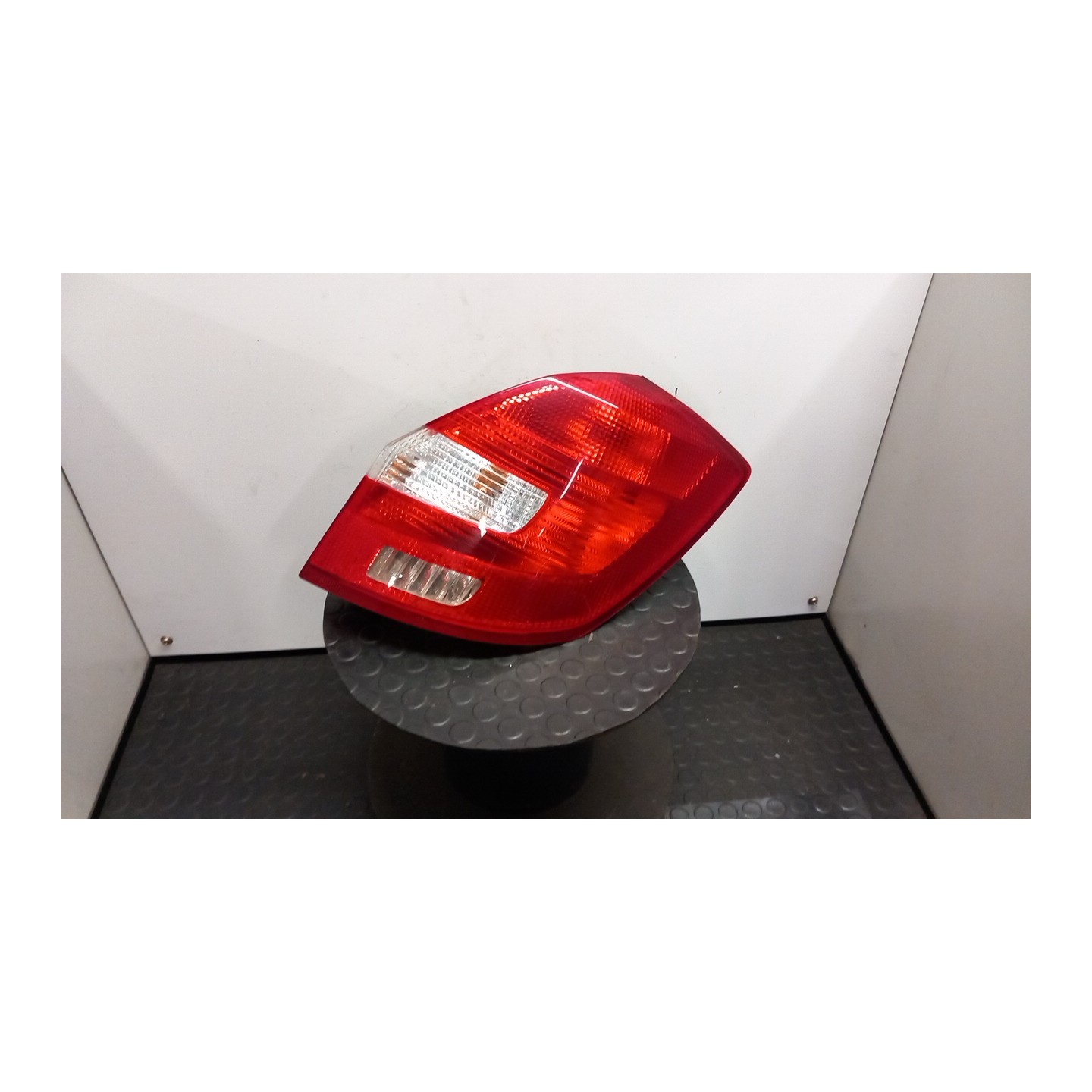FANALE POST. DX. 085 SKODA FABIA (54) (04/07-03/15) CGP 5J6945112