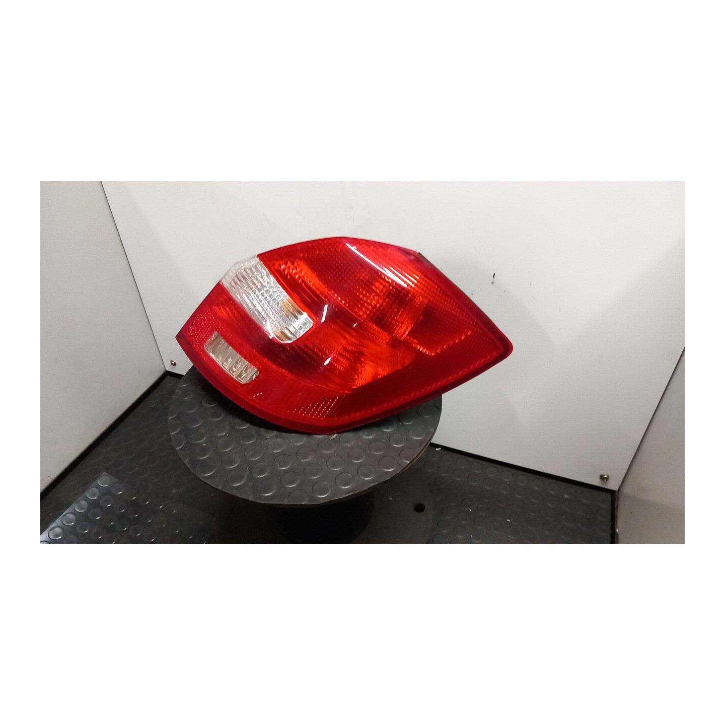 FANALE POST. DX. 085 SKODA FABIA (54) (04/07-03/15) CGP 5J6945112