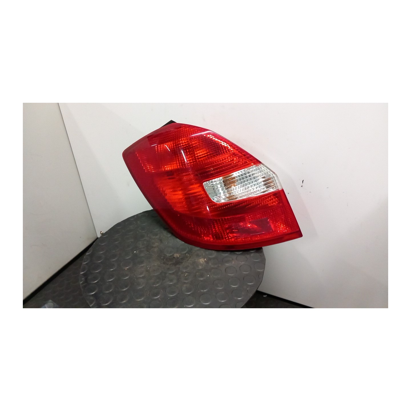 FANALE POST. SX. 086 SKODA FABIA (54) (04/07-03/15) CGP 5J6945111