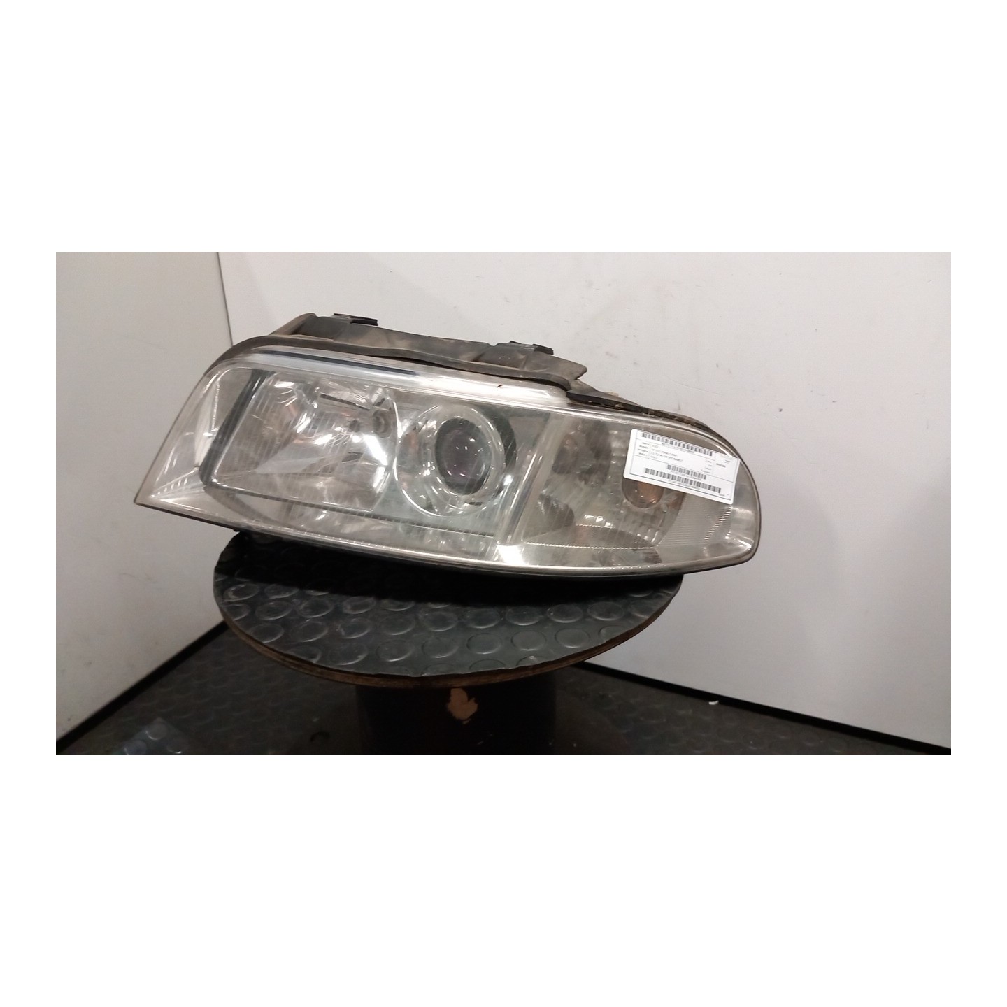 PROIETTORE SX. 029 AUDI A4 (8D) (10/94-12/00) AKN 8D0941029