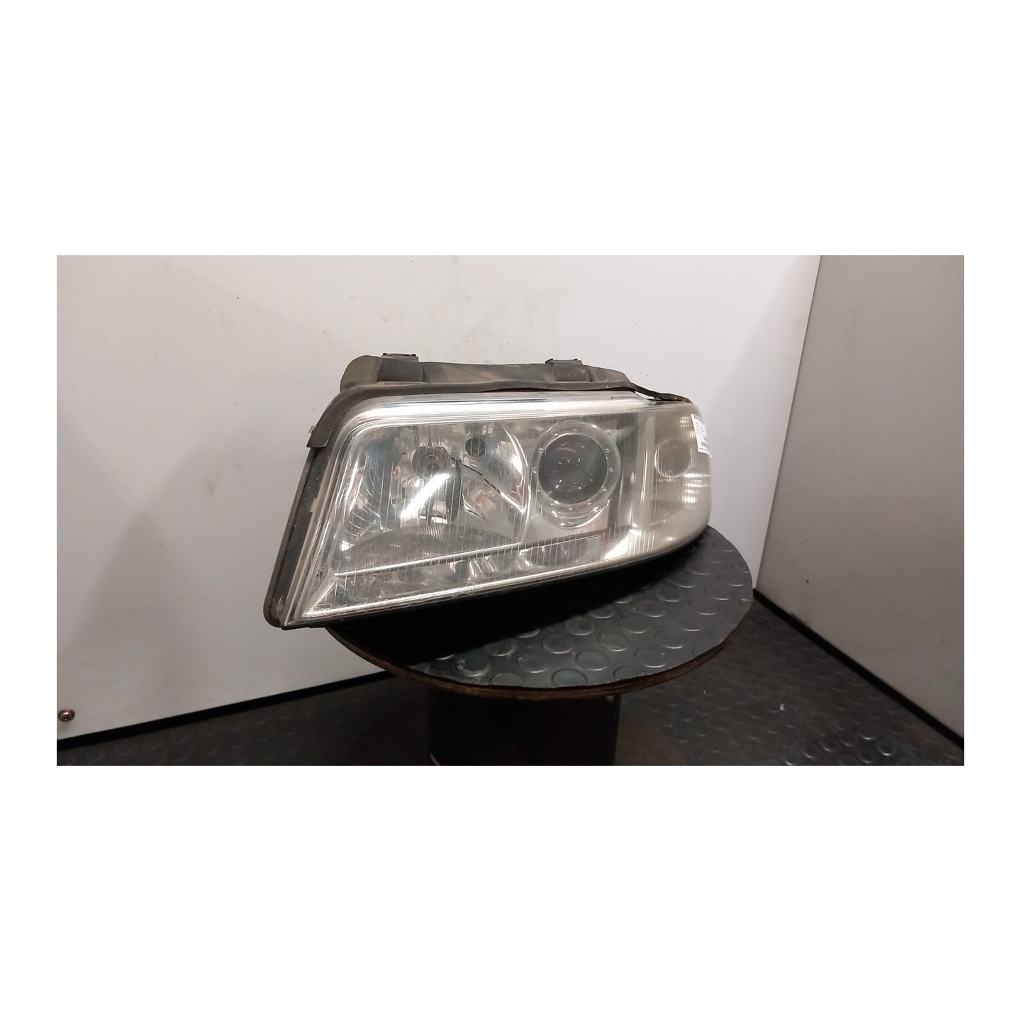 PROIETTORE SX. 029 AUDI A4 (8D) (10/94-12/00) AKN 8D0941029