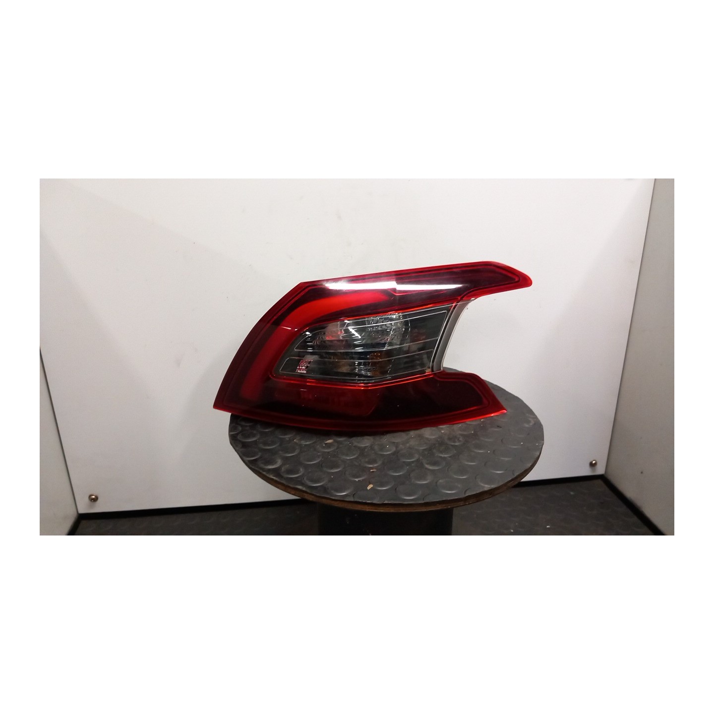 FANALE POST. PARTE EST. DX. 043 PEUGEOT 308 (07/13-12/18) BH01 9677817580