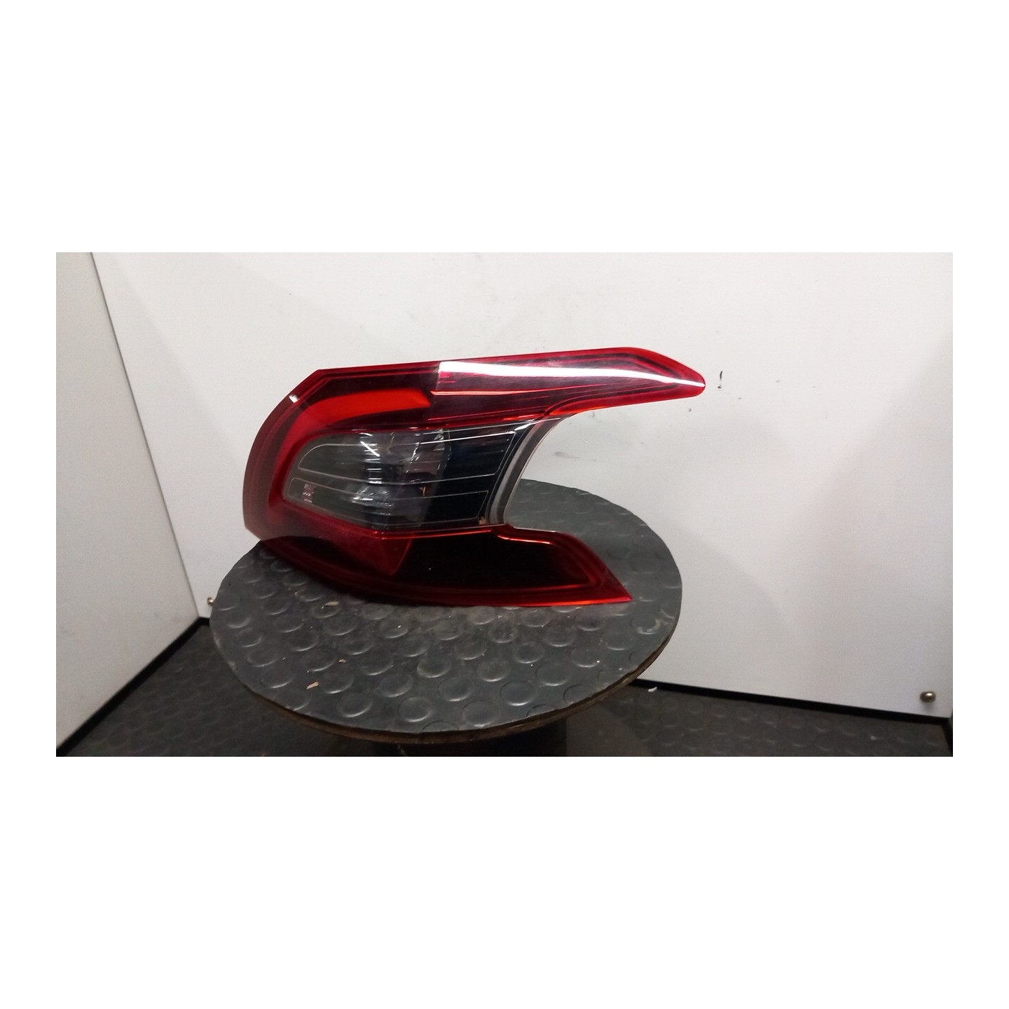 FANALE POST. PARTE EST. DX. 043 PEUGEOT 308 (07/13-12/18) BH01 9677817580
