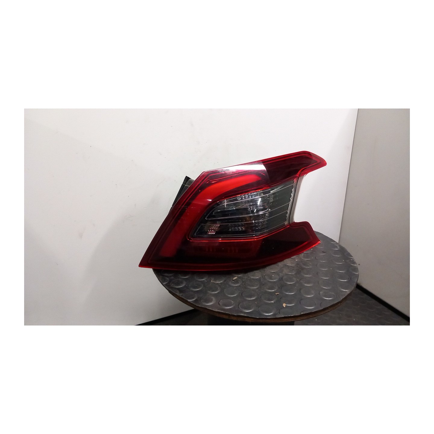 FANALE POST. PARTE EST. DX. 043 PEUGEOT 308 (07/13-12/18) BH01 9677817580