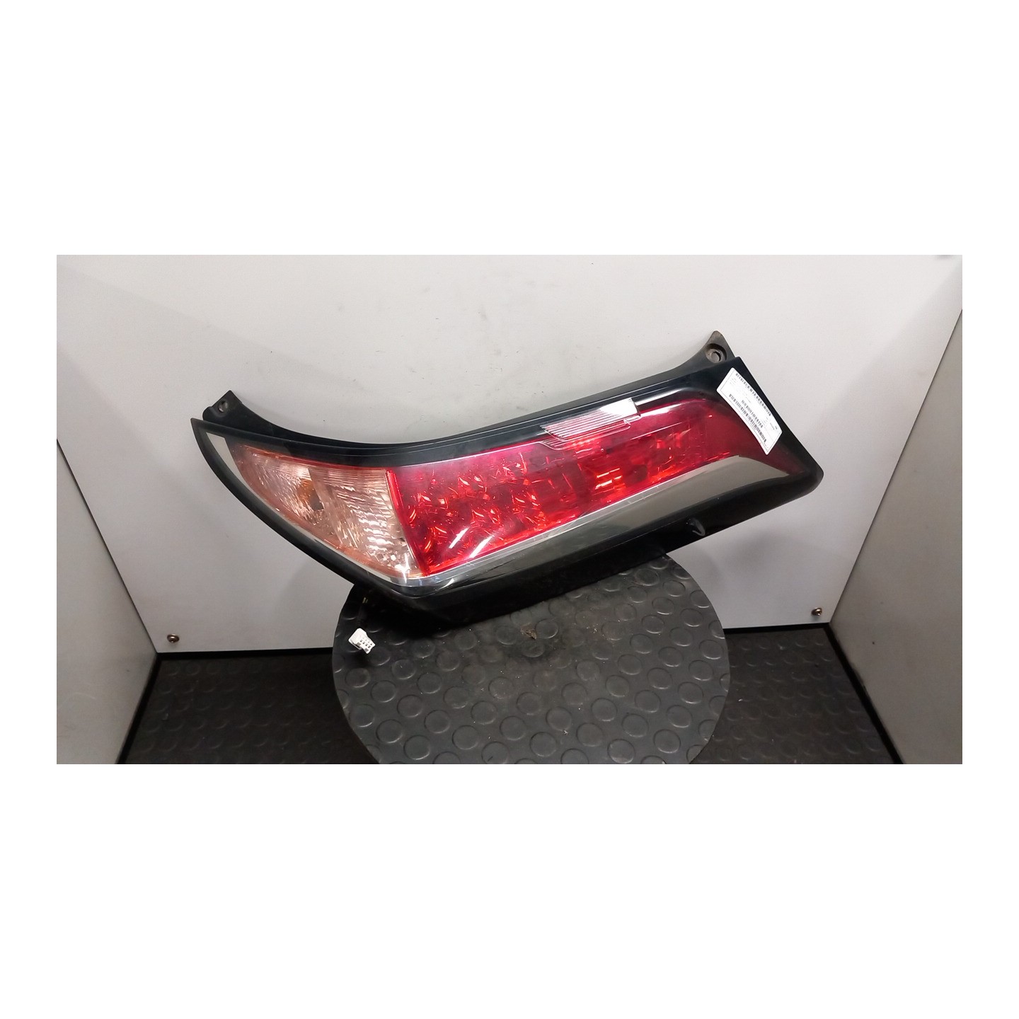 FANALE POST. DX. 052 TOYOTA AYGO 2A SERIE (06/14-0506/18 1KR-FE 815510H110
