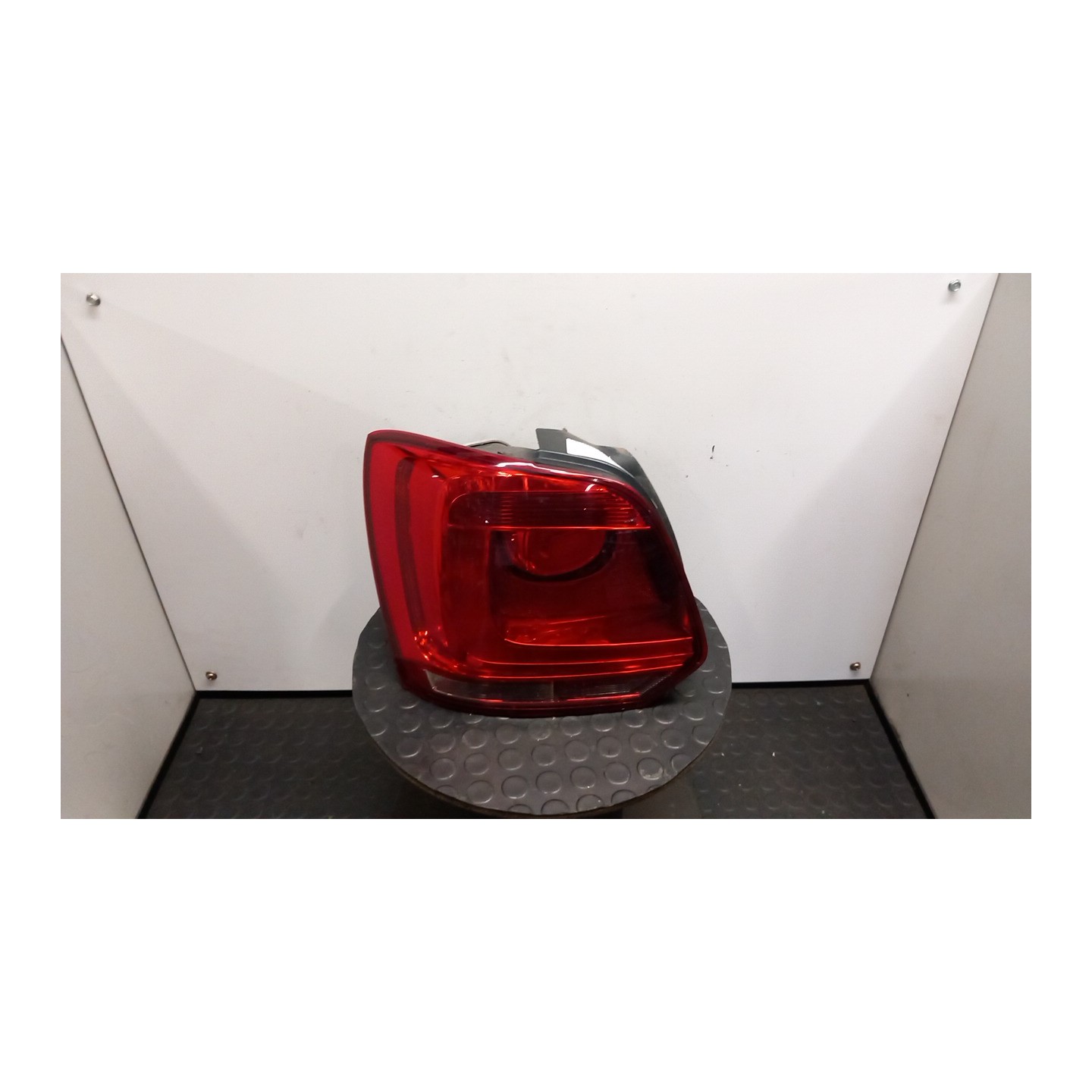 FANALE POST. AL SX. 071 VOLKSWAGEN POLO (6R) (05/09-10/14) CAY 6R0945095AH