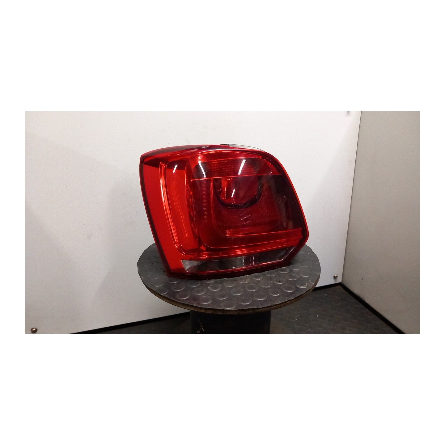 FANALE POST. AL SX. 071 VOLKSWAGEN POLO (6R) (05/09-10/14) CAY 6R0945095AH