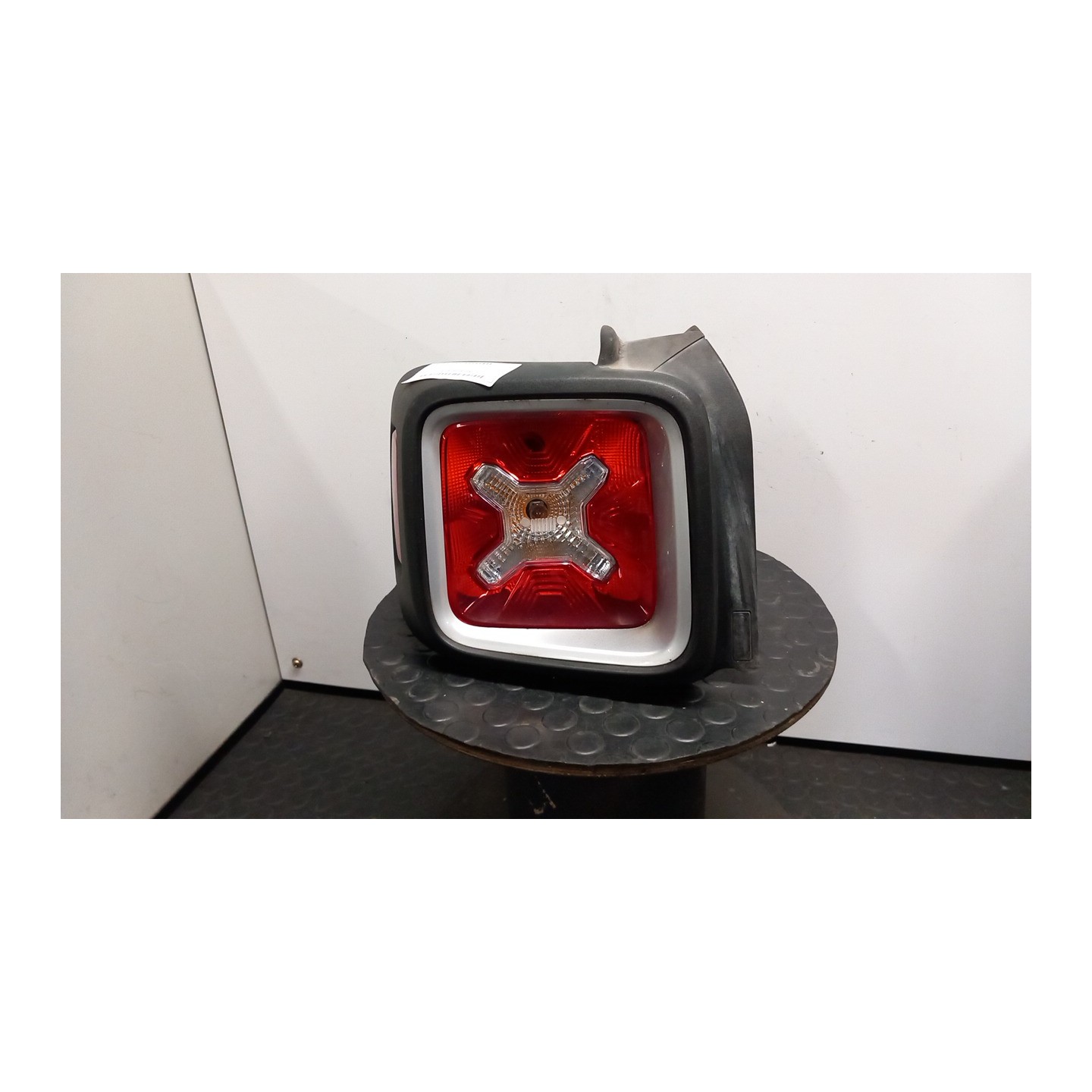 FANALE POST. P/SPORT/NAKED/LATITUDE SX. 077 JEEP RENEGADE (5I) (08/14-08/19) 55260384 52109469
