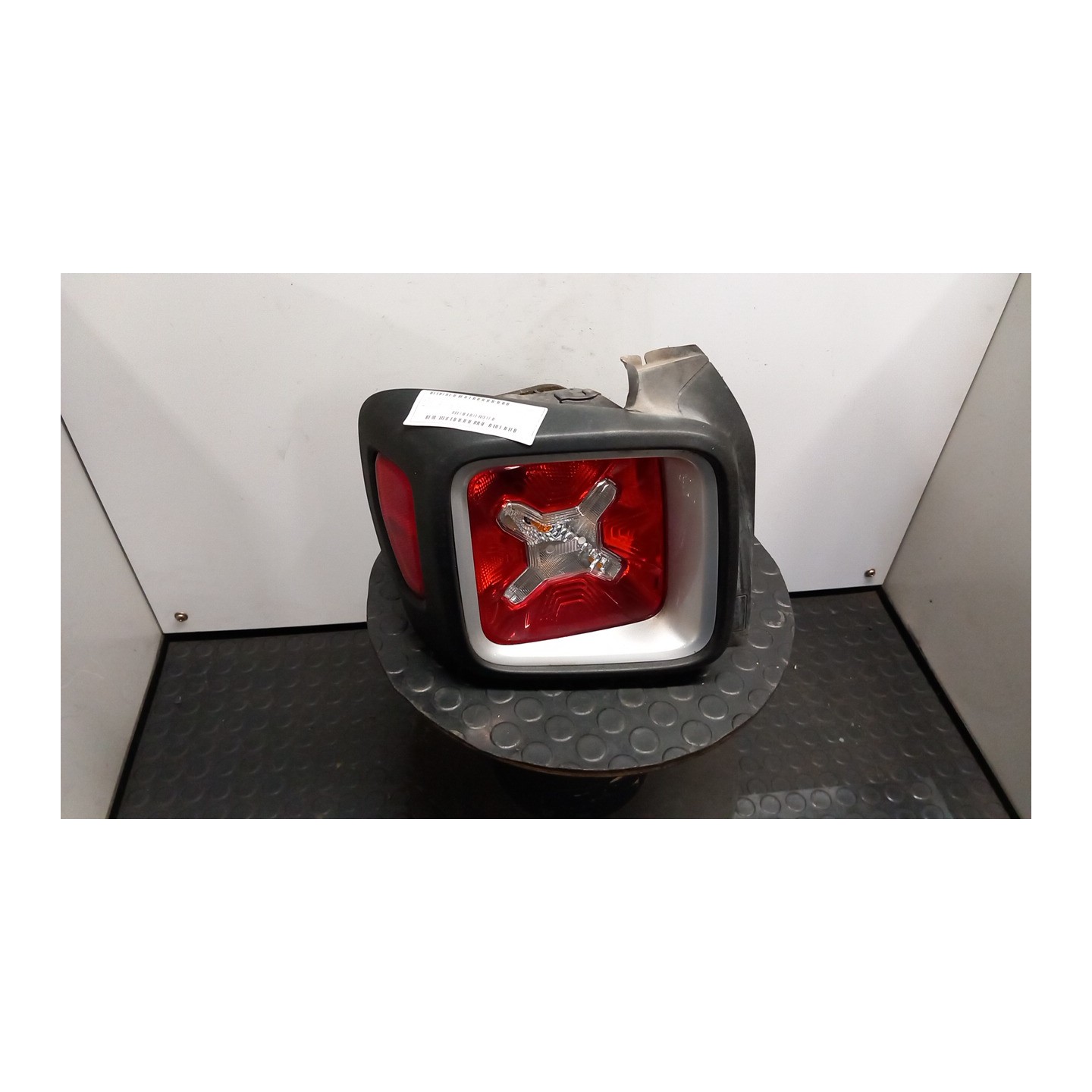 FANALE POST. P/SPORT/NAKED/LATITUDE SX. 077 JEEP RENEGADE (5I) (08/14-08/19) 55260384 52109469