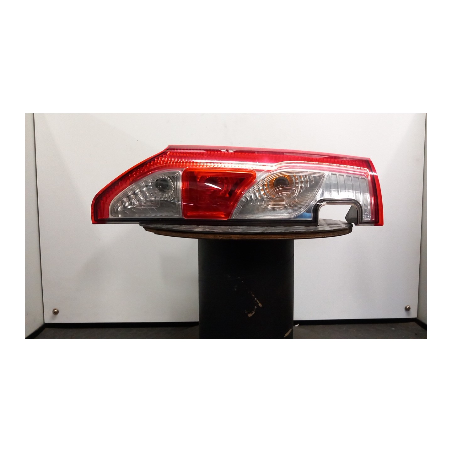 FANALE POST. P/PORTA POST. A BATTENTI SX. 078 RENAULT KANGOO FURGONE (04/13-) K9KB6 265559212R