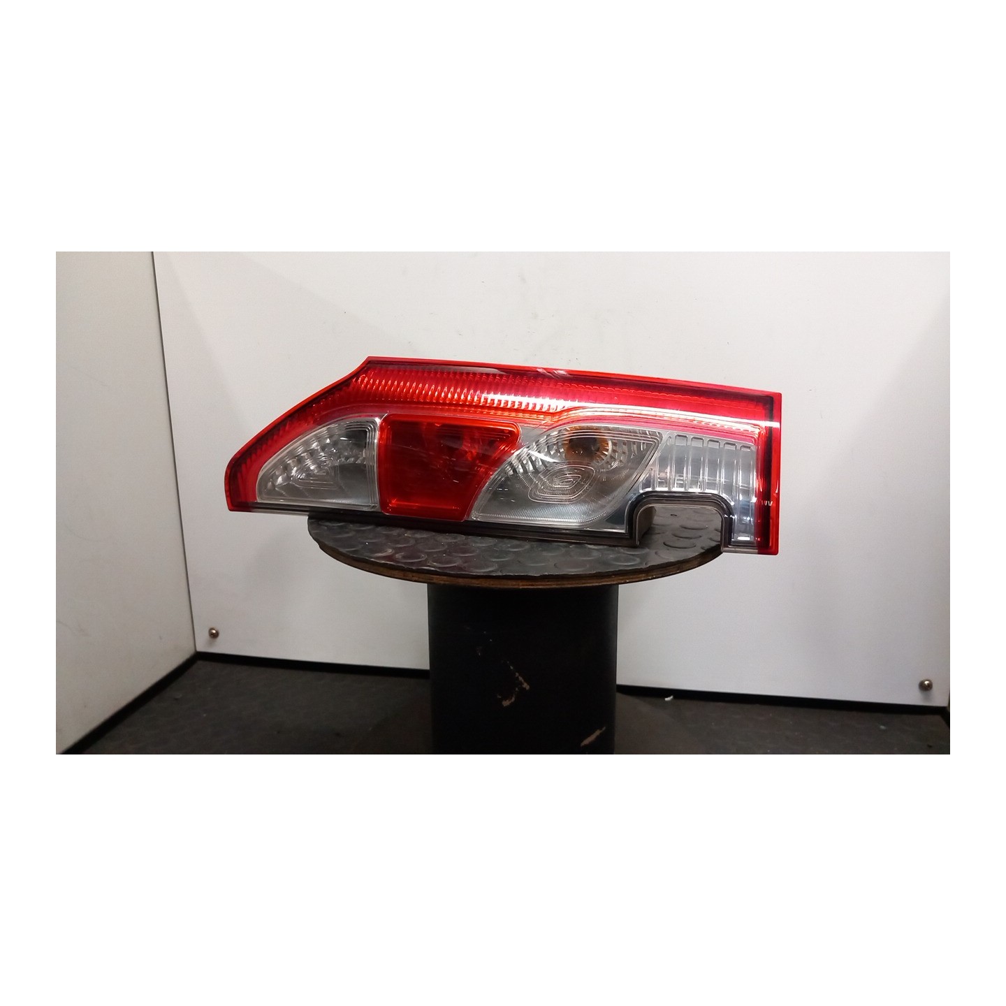 FANALE POST. P/PORTA POST. A BATTENTI SX. 078 RENAULT KANGOO FURGONE (04/13-) K9KB6 265559212R