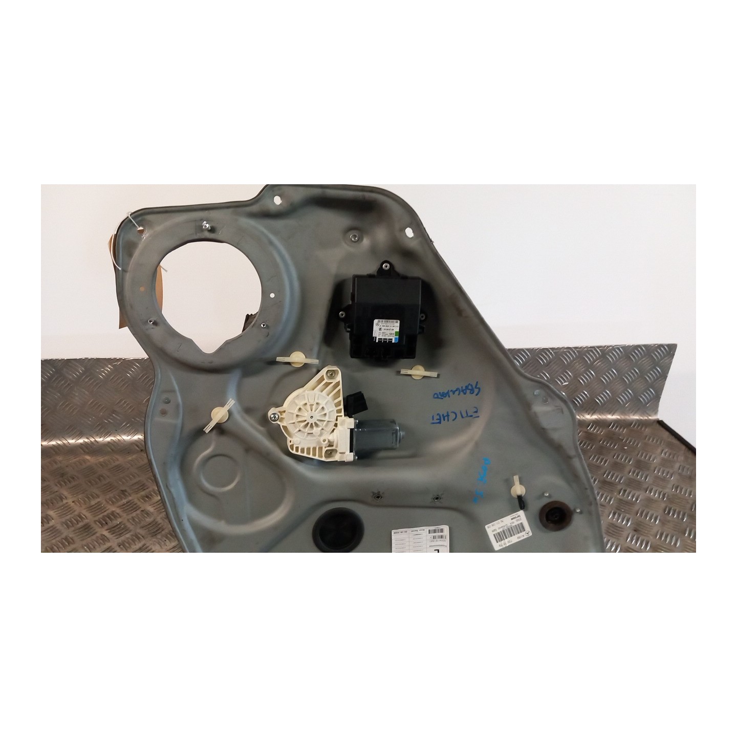 ALZACRISTALLO ELETTR. PORTA POST. SX. 004 MERCEDES-BENZ CLASSE B (T245) (03/05-03/13) 266920 A1697303579