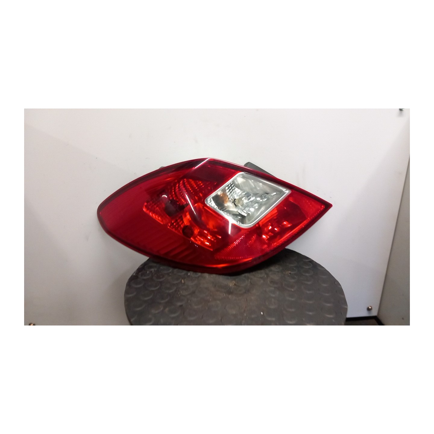 FANALE POST. SX. 053 OPEL CORSA (S07) (01/11-05/15) A14XER 93190950