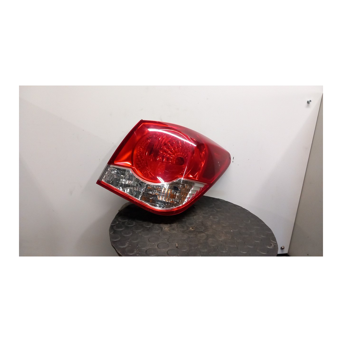 FANALE POST. PARTE EST. DX. 105 CHEVROLET (DAEWOO) CRUZE (J300) (04/09-12/14) F16D4 95393942