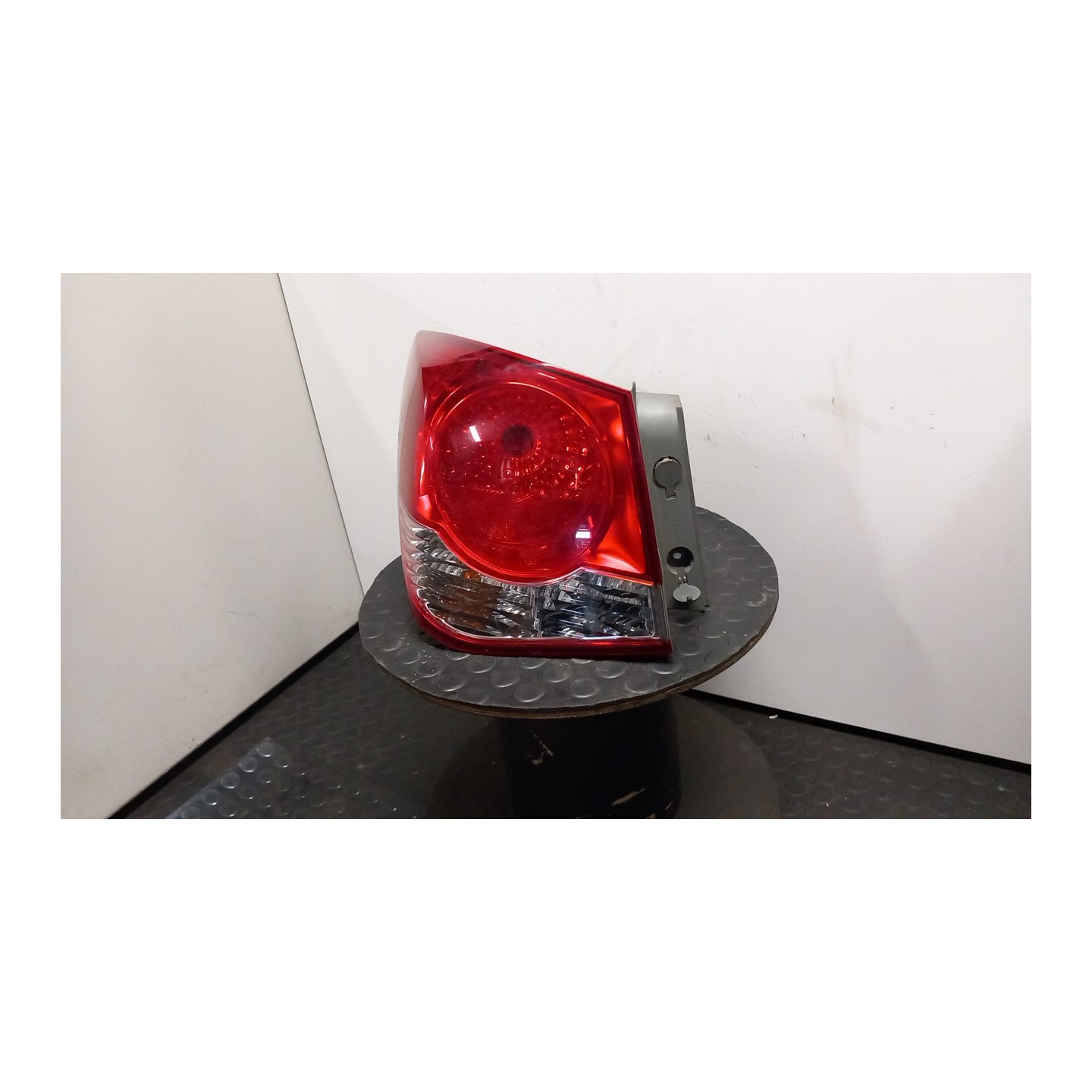FANALE POST. PARTE EST. SX. 106 CHEVROLET (DAEWOO) CRUZE (J300) (04/09-12/14) F16D4 95393941