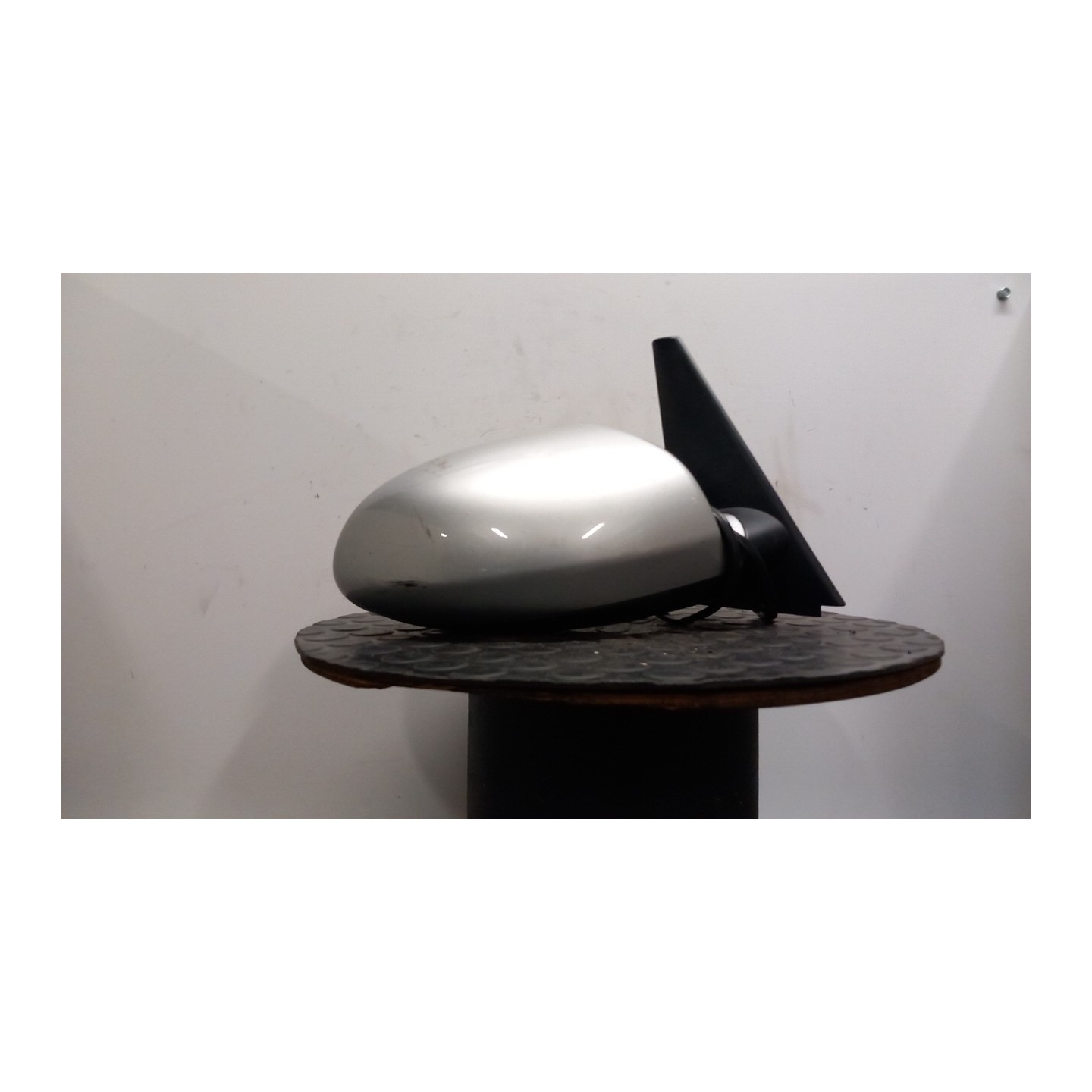 RETROVISORE EST. REGOLAZ. ELETTR. DX. 050 AUDI A2 (8Z) (06/00-02/06) AUA 8Z18585321P9
