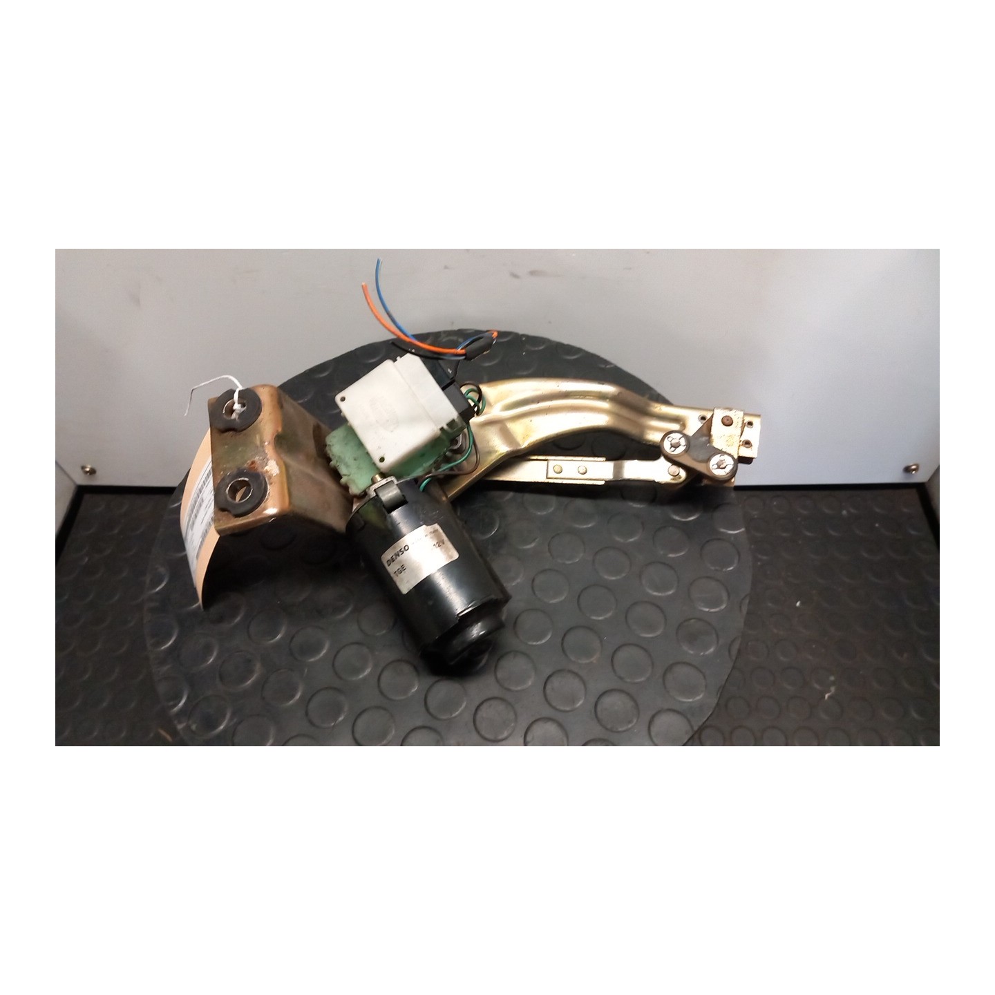 MECCANISMO TERGIPARABREZZA CON MOTORINO BOSCH 064 FIAT PANDA 1A SERIE (03/92-03/04) 187A1000 7607376