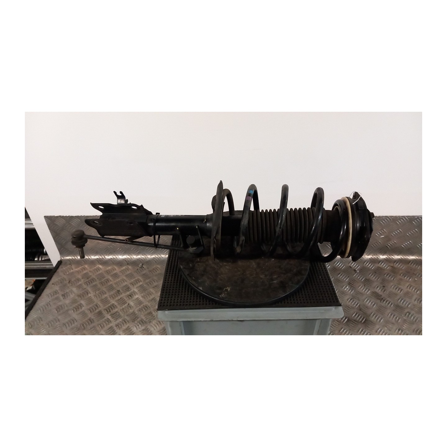 AMMORTIZZATORE ANT. SX. 002 NISSAN QASHQAI (J10E/JJ10E) (09/10-09 K9K E4303JD04A