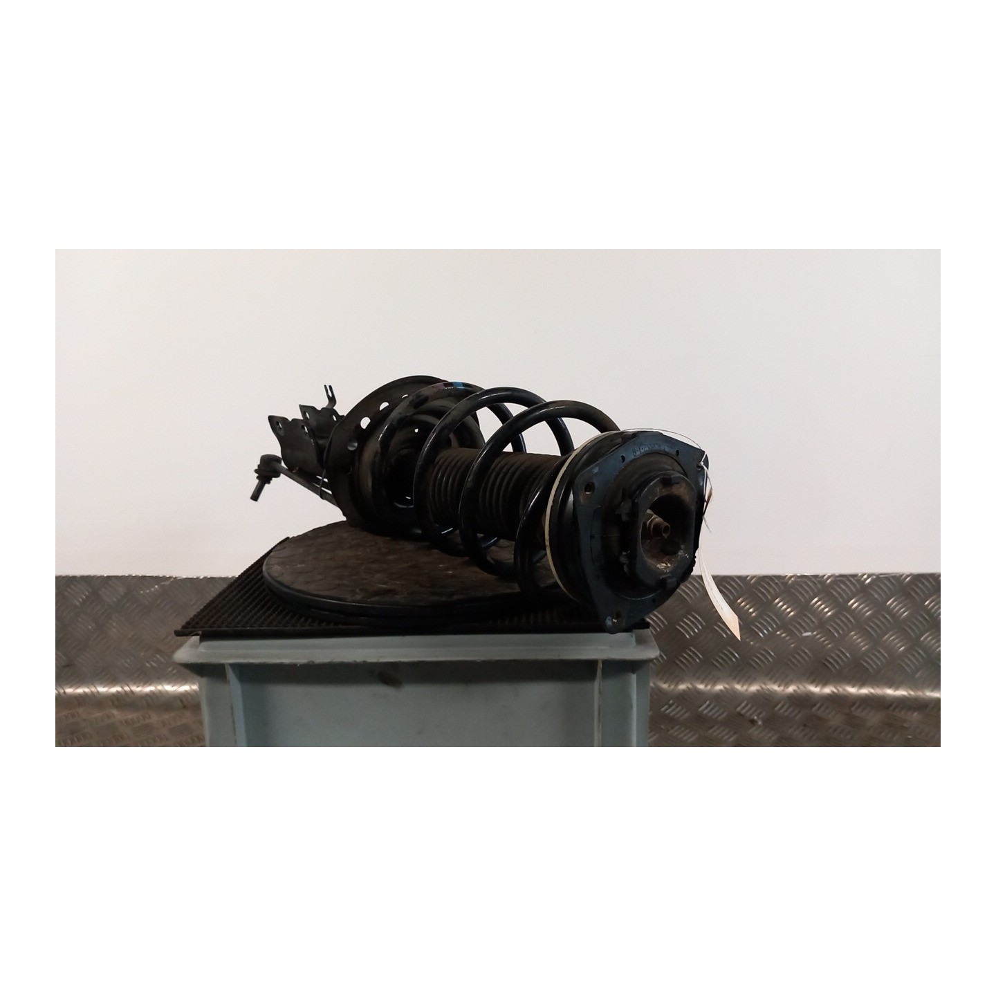 AMMORTIZZATORE ANT. SX. 002 NISSAN QASHQAI (J10E/JJ10E) (09/10-09 K9K E4303JD04A